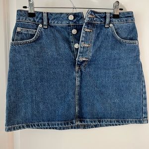 TopShop denim skirt, size US 6